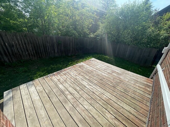 Building Photo - 414 N 19th Ave E