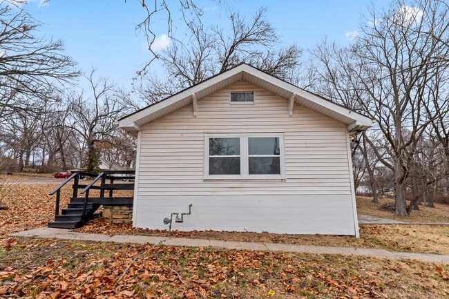Foto del edificio - COMING SOON!! Charming 2-Bedroom Haven in Kansas City Northland!