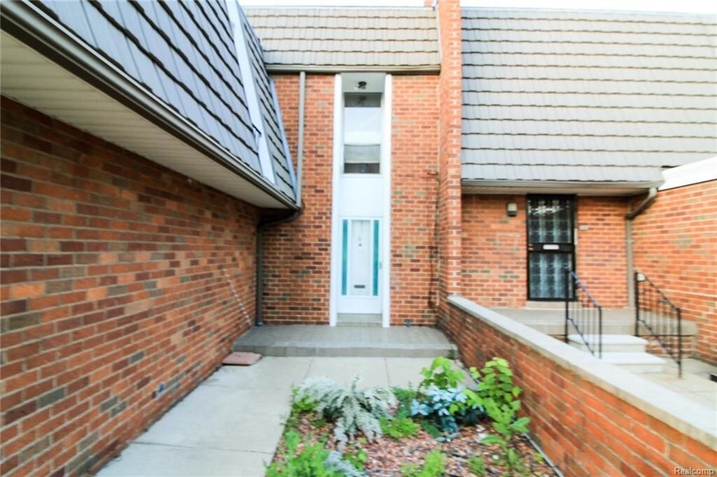Foto principal - 2166 Bryanston Crescent St