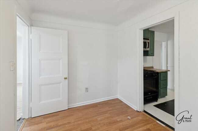 Building Photo - $1250 3 bedroom bungalow