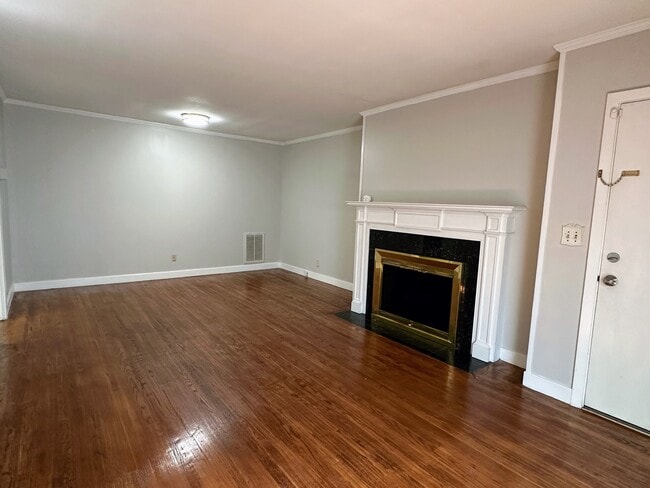 Foto del edificio - 1135 E Clark Blvd