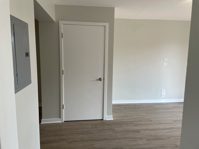 Foto del edificio - 2677 N Lincoln Ave