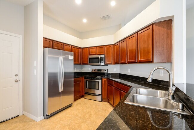 Building Photo - 17407 Garden Heath Ct