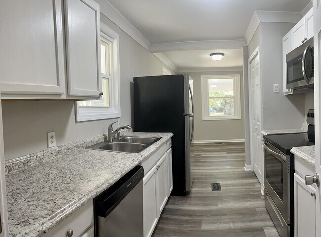 Building Photo - 106 Mccormick Dr