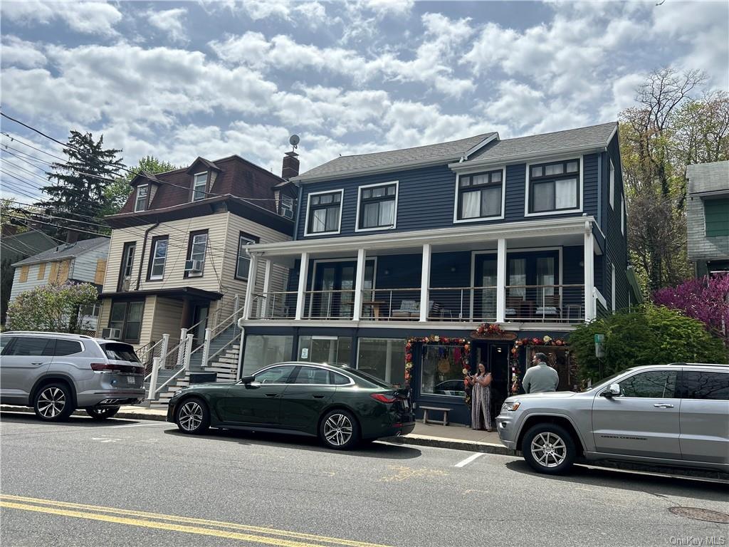 Primary Photo - 530 Piermont Ave