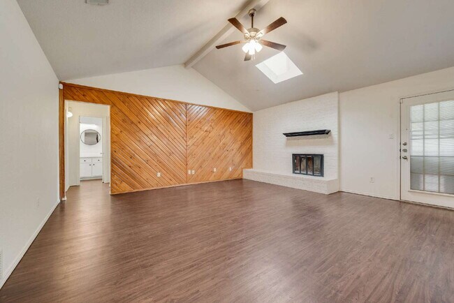 Foto del edificio - Renovated 3 bed 2 bath in the heart of Saginaw