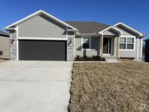 Building Photo - 709 Poplar Cir