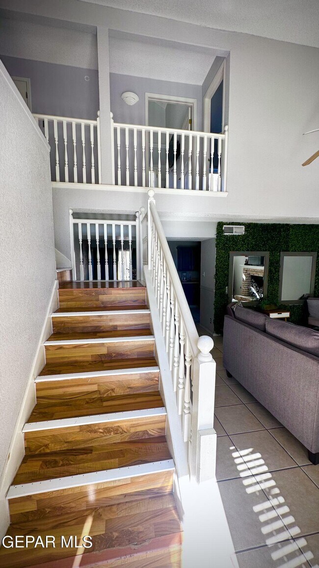 Building Photo - 11855 Stone Castle Dr