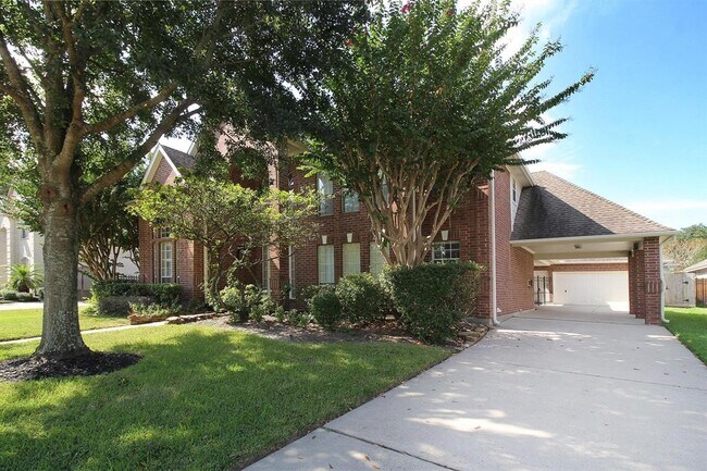 Foto del edificio - 18811 Cypress Chateau Dr