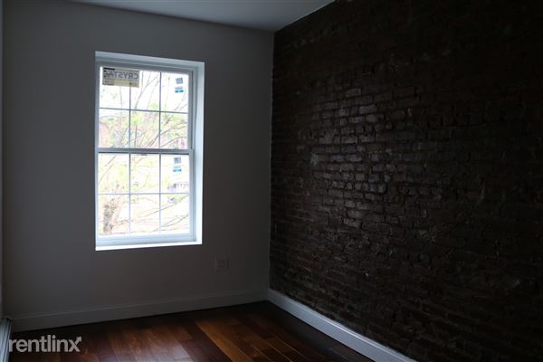 Building Photo - 370 Amboy St
