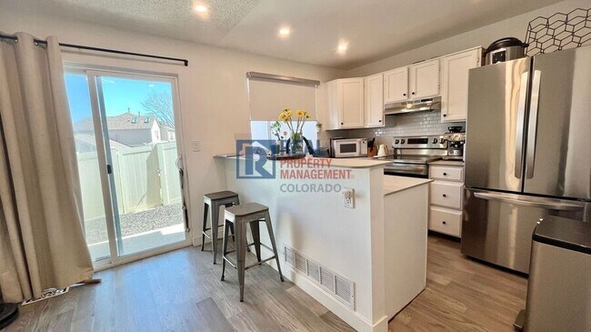 Foto del edificio - 9701 W Chatfield Ave