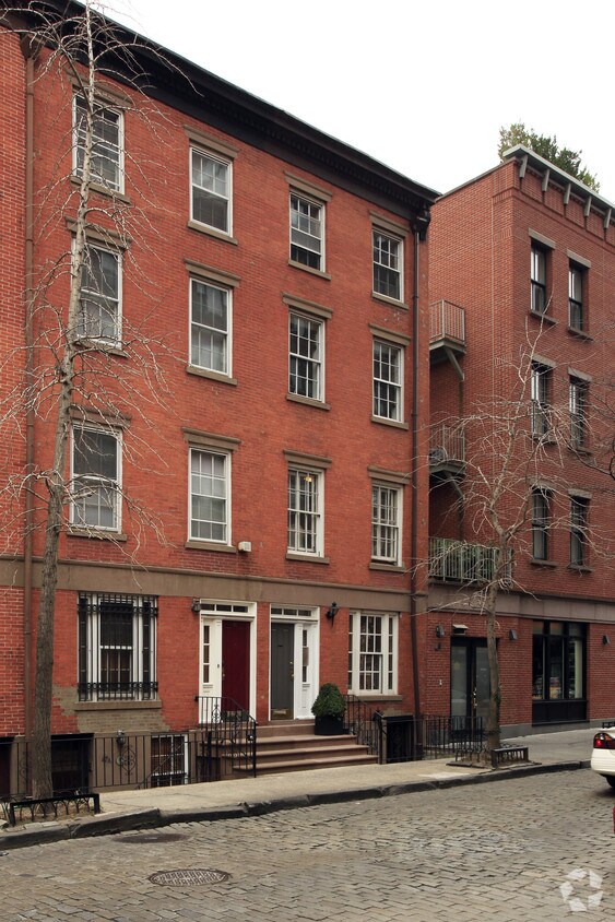 Building Photo - 45 Horatio St