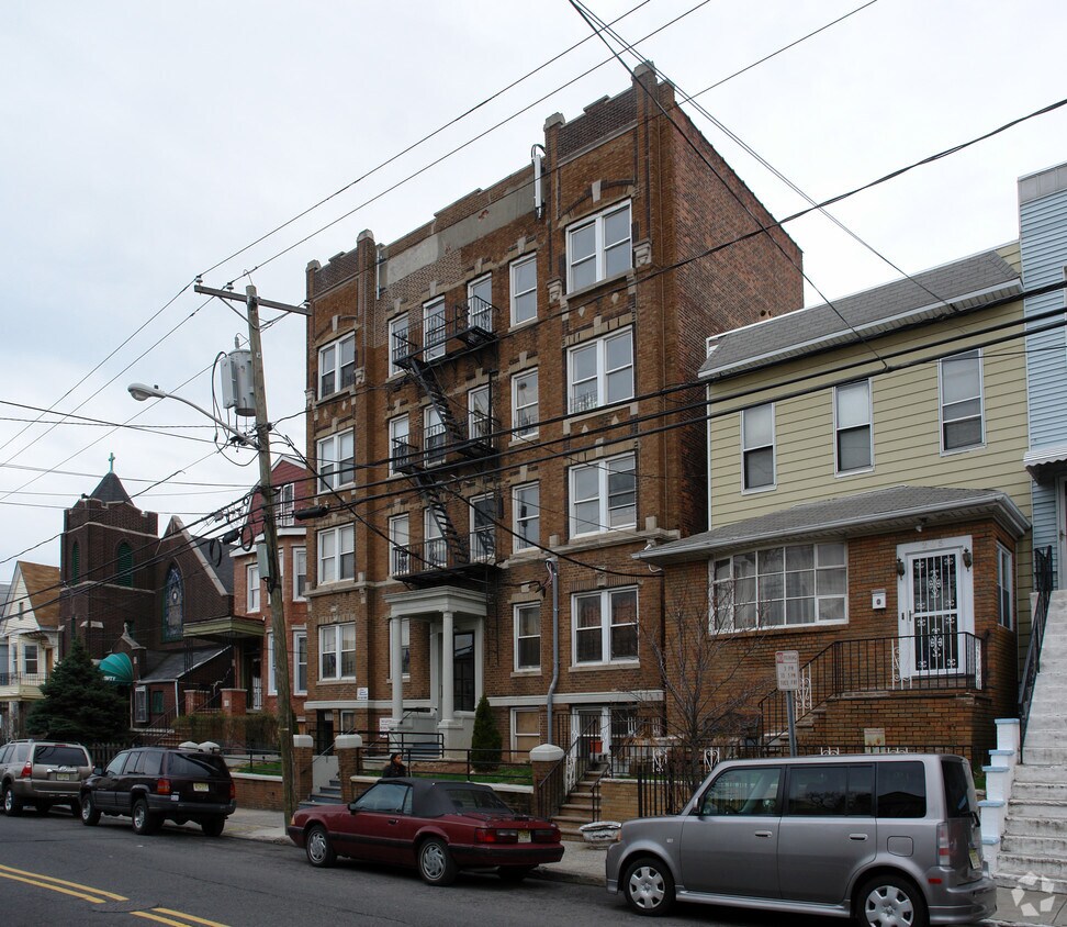 201 Claremont Ave, Jersey City, NJ 07305 Apartments Jersey City, NJ