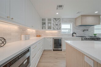 Building Photo - 6254 Locke Ln