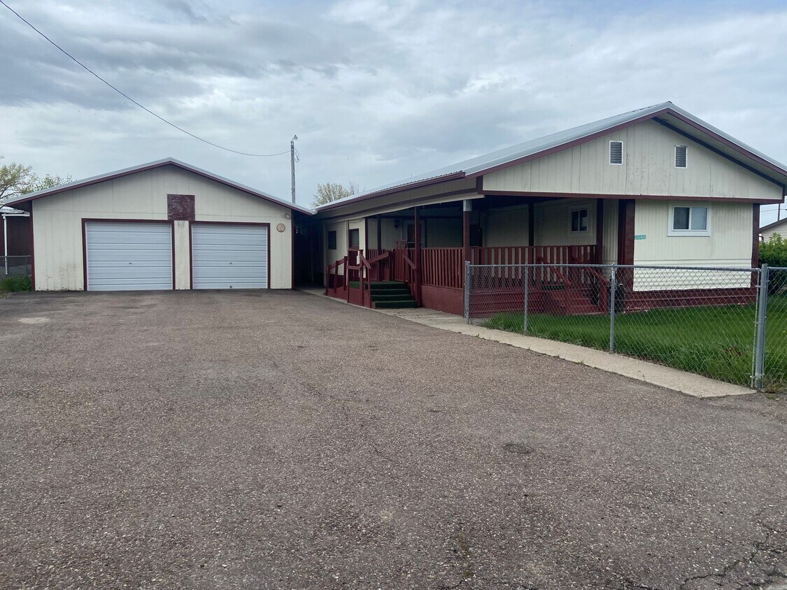 Primary Photo - Vaughn, MT - Three bedroom, 1.5 bath manuf...