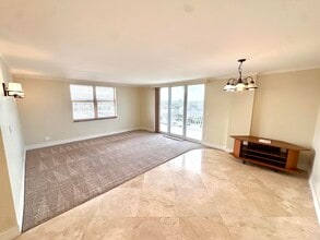 Building Photo - 1 Las Olas Cir