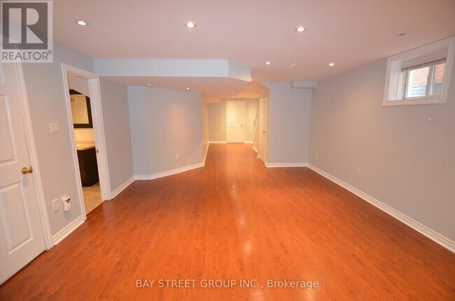 Building Photo - 92 Sir Jacobs Crescent