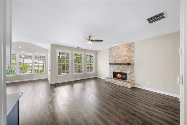 Building Photo - 1085 Arbor Creek Dr