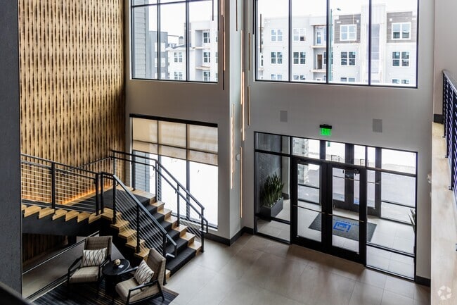 1,000 SF Lobby - 19th & Graf Apartment Homes
