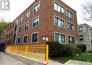 Building Photo - 464-464 Summerhill Ave