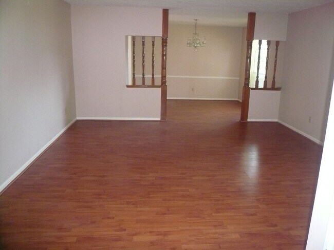 Foto del edificio - 9402 Meaux Dr