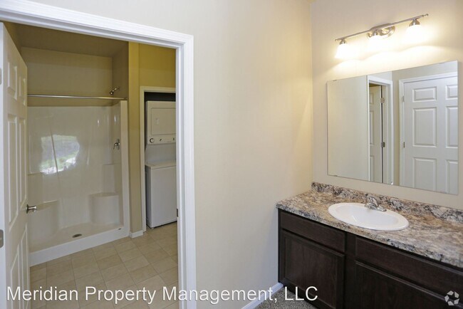 Building Photo - Studio, 1 bath Apartment - Burlington Apar...