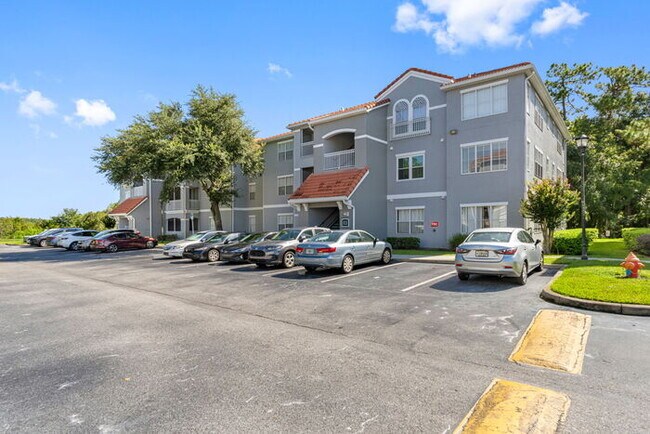 Building Photo - 18001 Richmond Pl Dr
