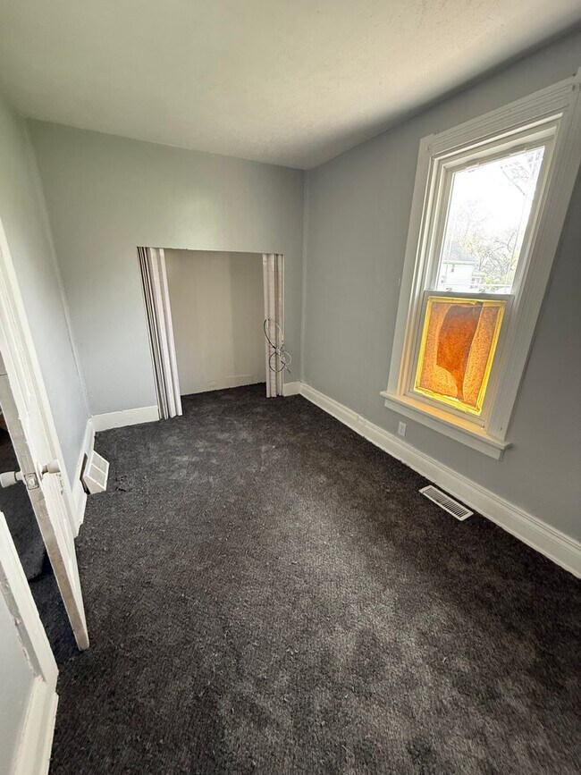Foto del edificio - 3 Bed 1 Bath
