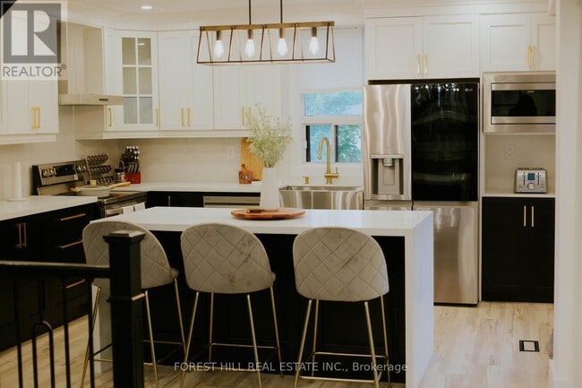 Building Photo - 102 Harbord Rd