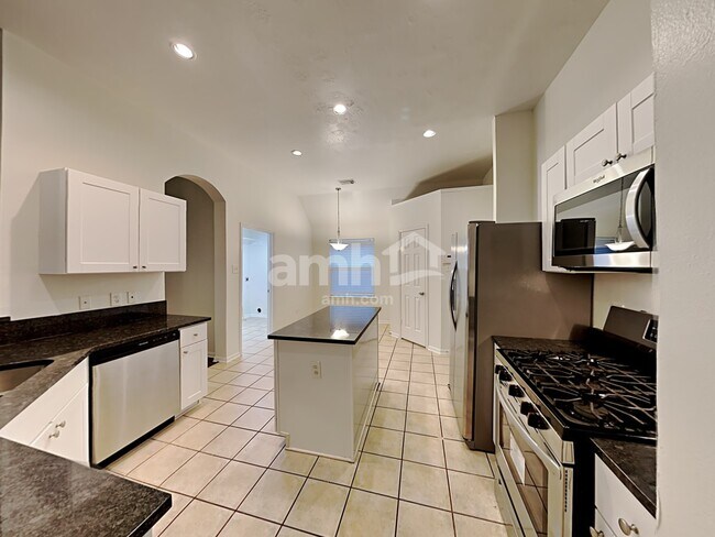 Foto del edificio - 15207 Henderson Point Dr