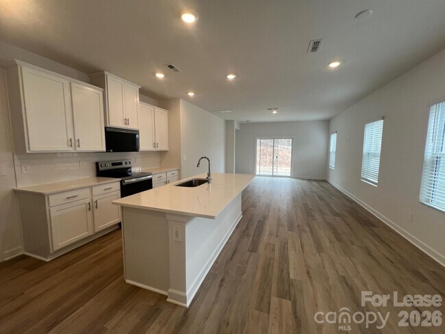 Foto del edificio - 1281 30th St Ln NE