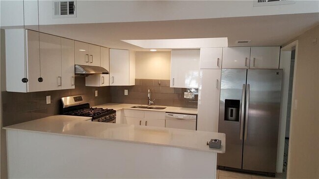 Foto del edificio - 3523 Greystone Dr