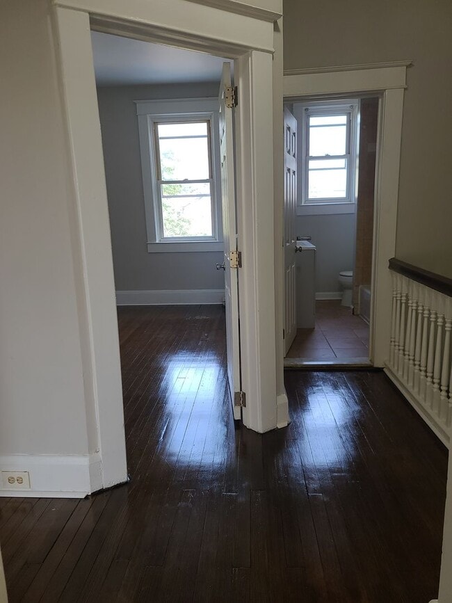 Building Photo - Ready to Move In!  RenovatedThree Bedroom ...
