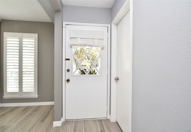 Foto del edificio - 14573 Misty Meadow Ln