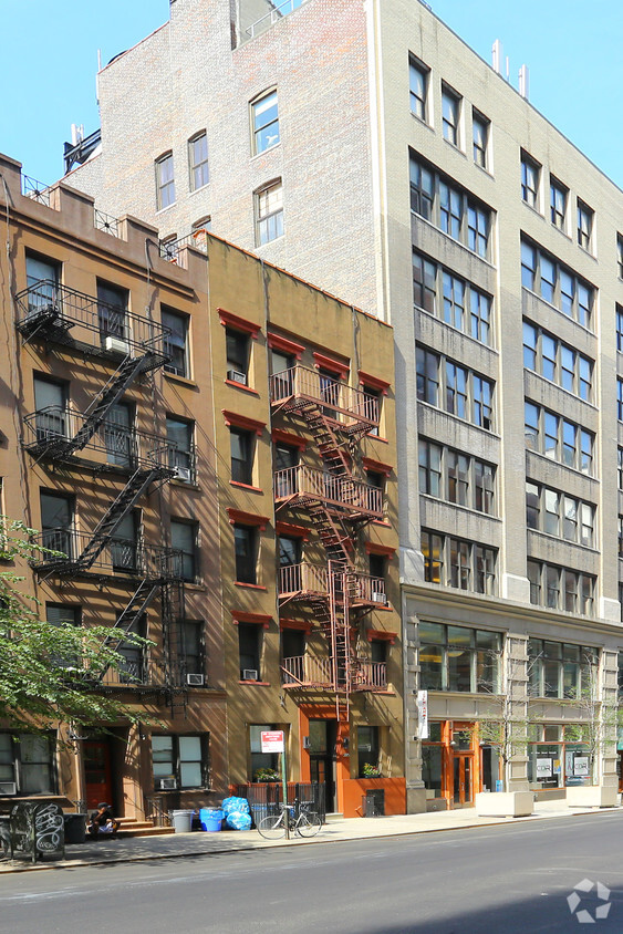 Primary Photo - 228 W 17th St