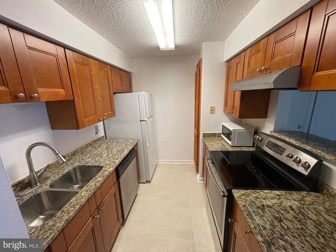 1513 Lincoln Way Unit 301, McLean, VA 22102 Room for Rent in McLean, VA