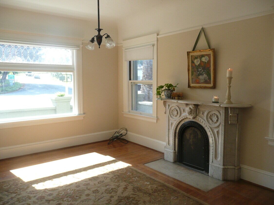 Primary Photo - 590 S 4th St