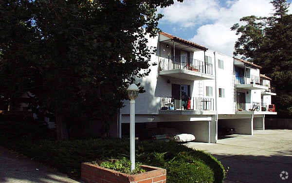 Primary Photo - 1732 Lincoln Ave