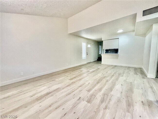 Foto del edificio - 5187 Greene Ln