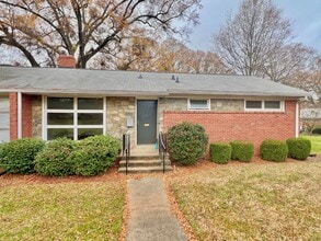 Building Photo - 4709 Woodlark Ln