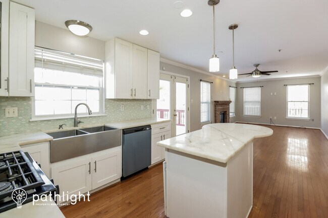 Foto del edificio - 13400 Trumpeter Swan Court