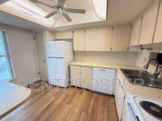 Foto del edificio - 225 Ranier Cove