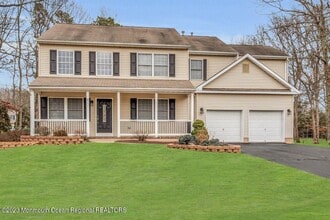 Building Photo - 9 Dolphin Ct