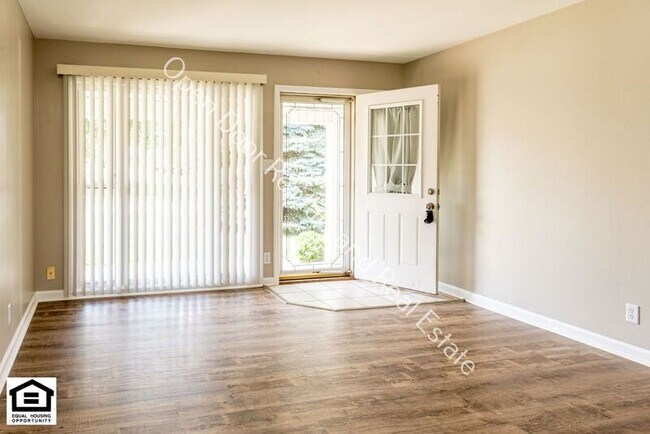 Foto del edificio - 6628 Redbud Dr