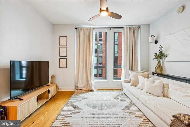 Building Photo - 1211 Van St SE