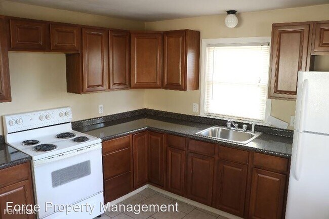 Building Photo - 4 br, 2 bath House - 90 Spear Rd