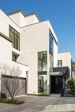 Building Photo - 3515 Edgewater St