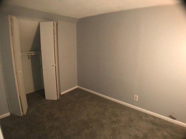 Building Photo - 3 bedroom River Park Rental