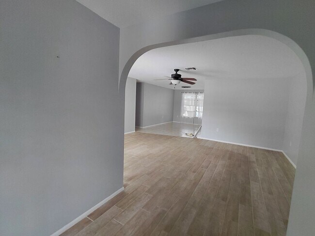 Foto del edificio - 20263 Hamilton Ave