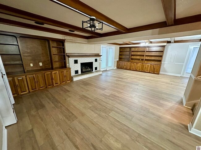 Building Photo - 67 Country Club Ln